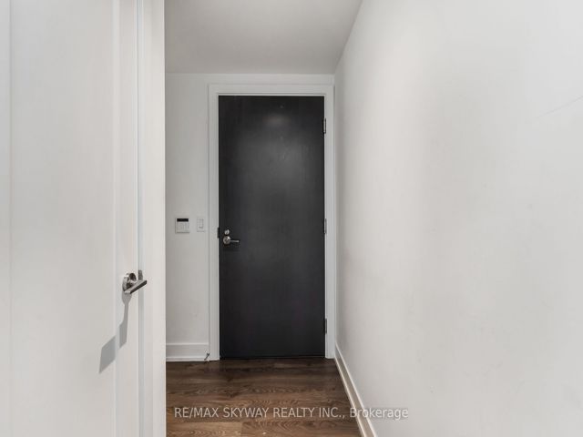 3233 - 5 Mabelle Ave W