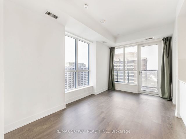 3233 - 5 Mabelle Ave W