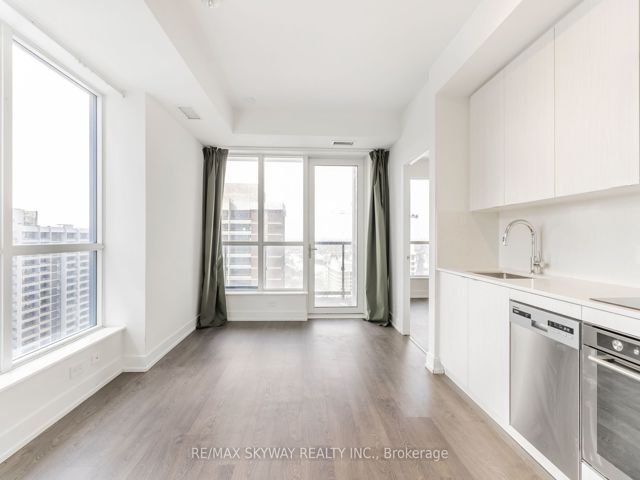 3233 - 5 Mabelle Ave W