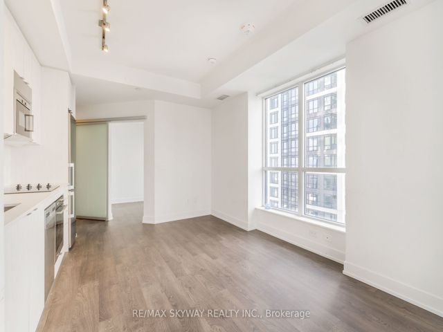 3233 - 5 Mabelle Ave W