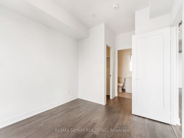 3233 - 5 Mabelle Ave W