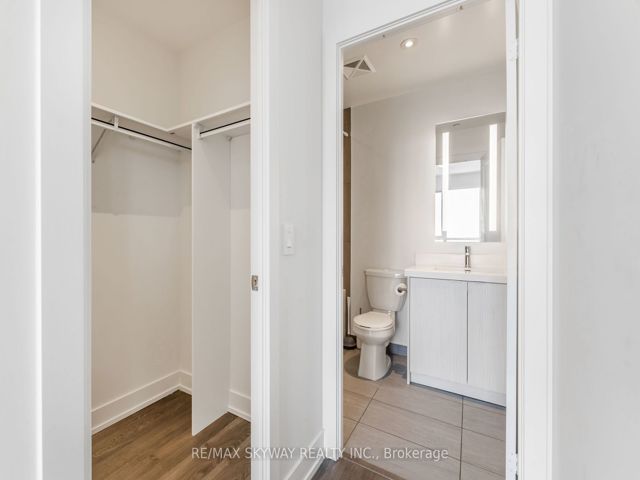3233 - 5 Mabelle Ave W