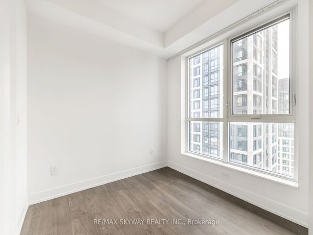 3233 - 5 Mabelle Ave W