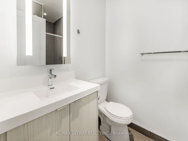 3233 - 5 Mabelle Ave W