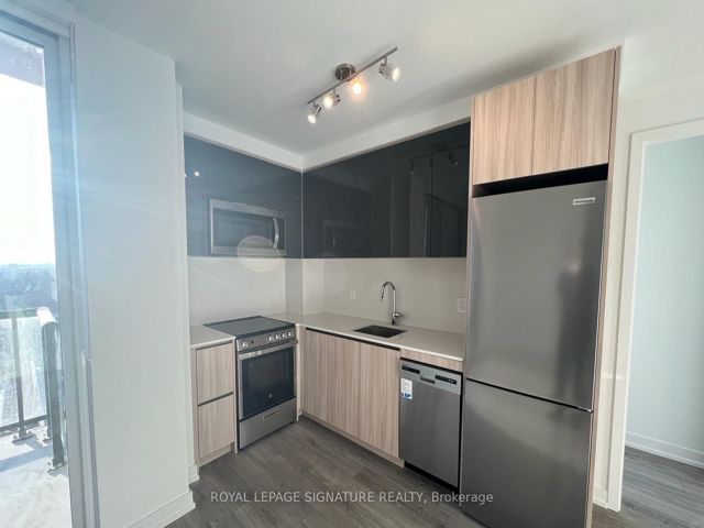 1003 - 3100 Keele St