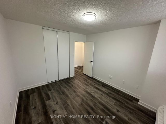 1616 - 320 Dixon Dr