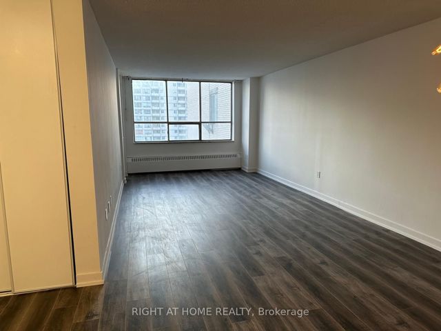1616 - 320 Dixon Dr