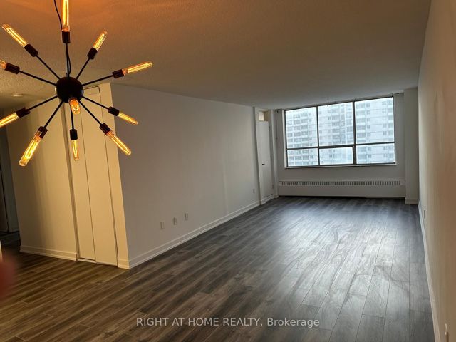 1616 - 320 Dixon Dr
