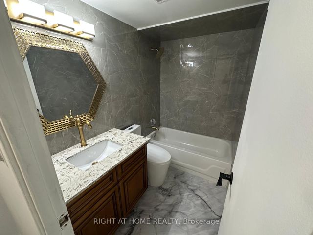 1616 - 320 Dixon Dr