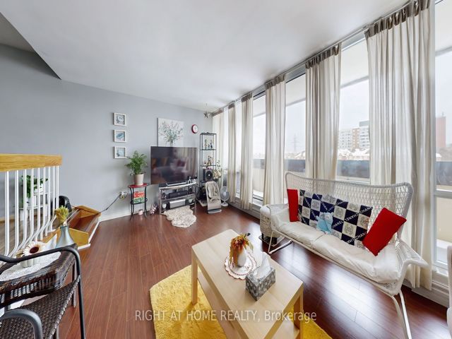 711 - 455 Sentinel Rd