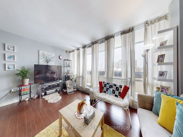 711 - 455 Sentinel Rd