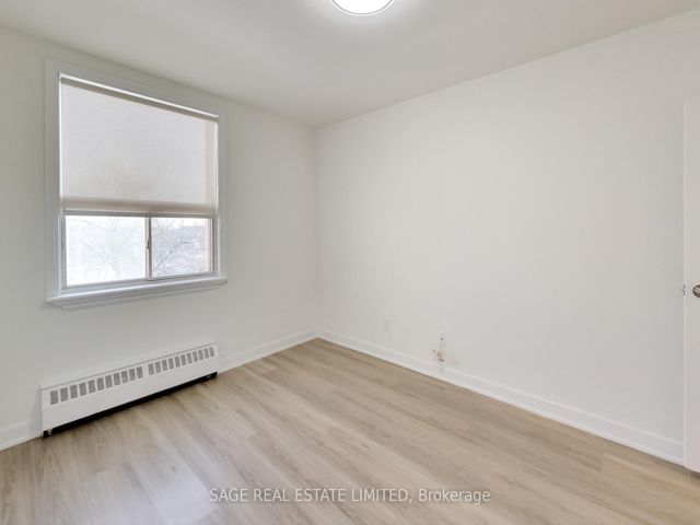 502 - 2961 Dufferin St