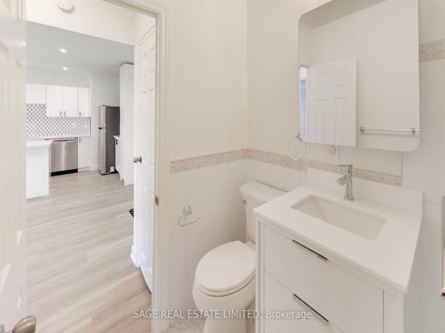 502 - 2961 Dufferin St