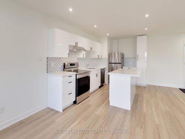 502 - 2961 Dufferin St