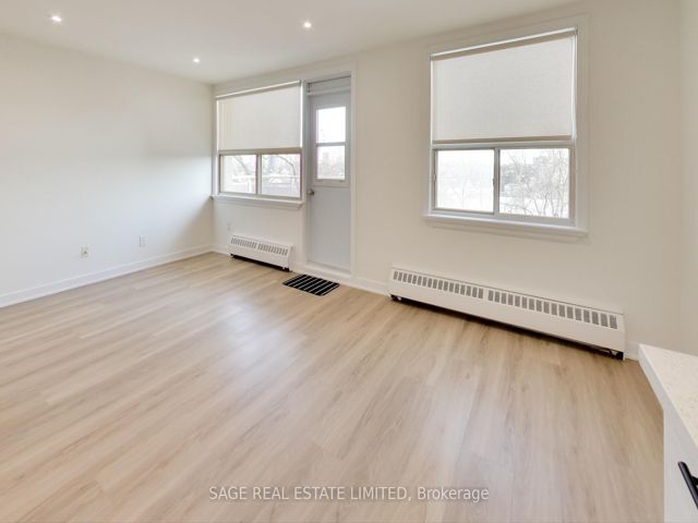 502 - 2961 Dufferin St