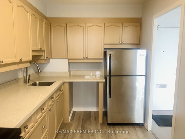 1801 - 1455 Lawrence Ave W