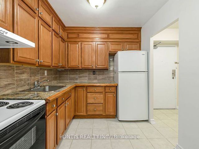 1501 - 380 Dixon Rd