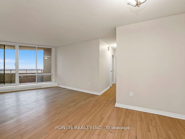 1501 - 380 Dixon Rd