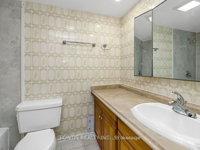 1501 - 380 Dixon Rd