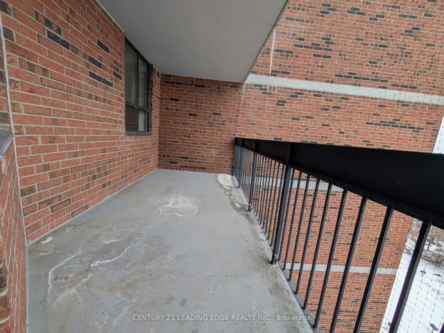 701 - 236 Albion Rd