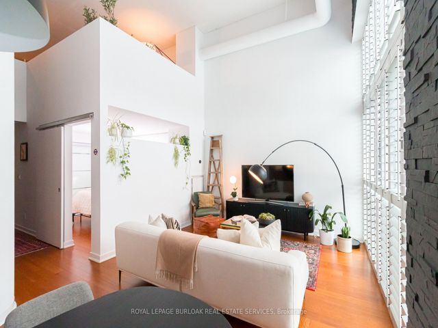 105 - 2 Fieldway Rd