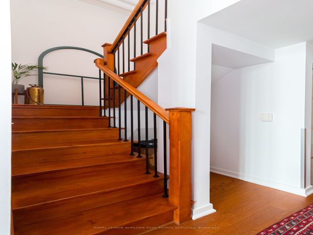 105 - 2 Fieldway Rd