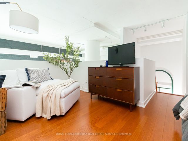 105 - 2 Fieldway Rd