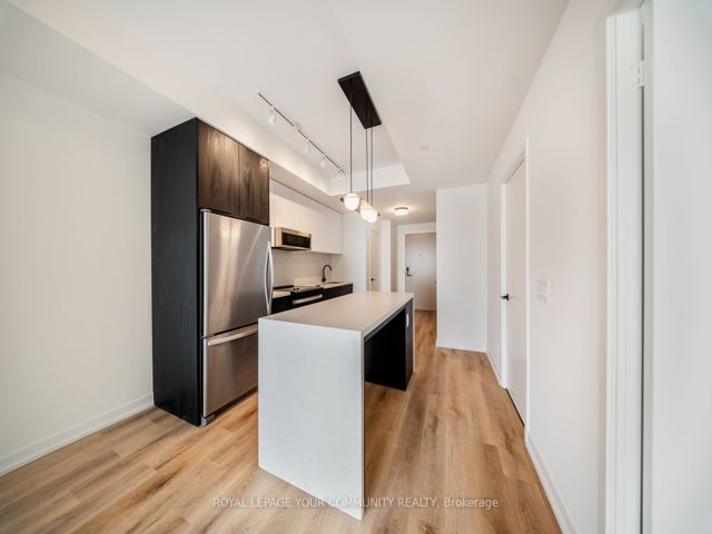 801 - 5 York Garden Way