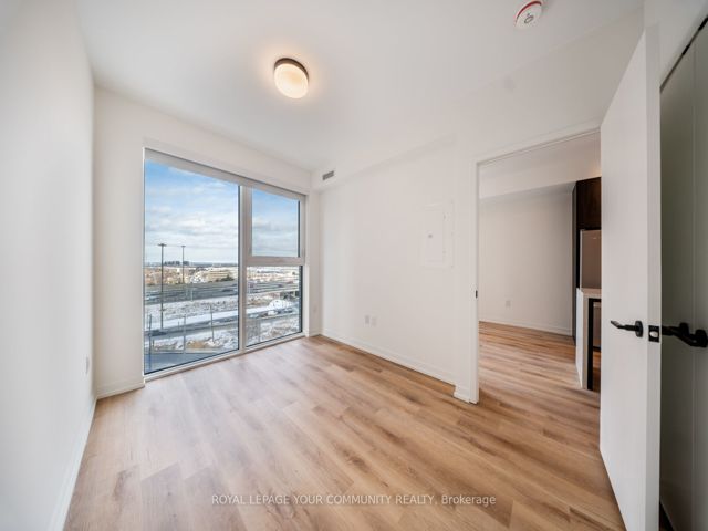 801 - 5 York Garden Way