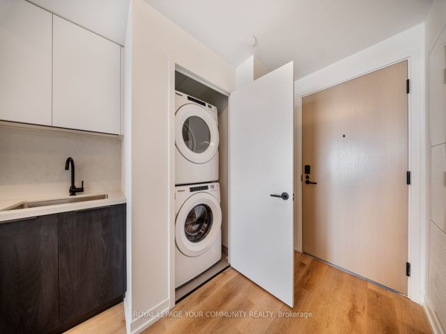801 - 5 York Garden Way