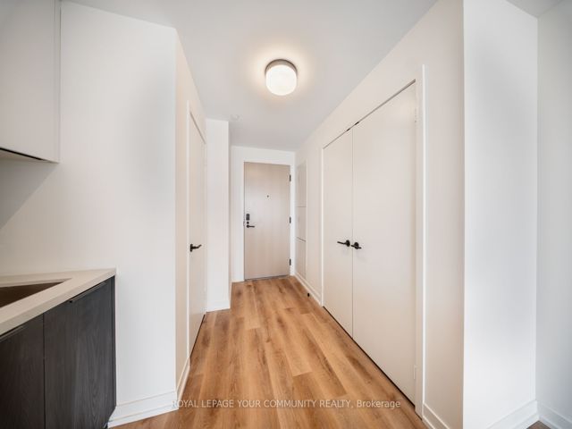 801 - 5 York Garden Way