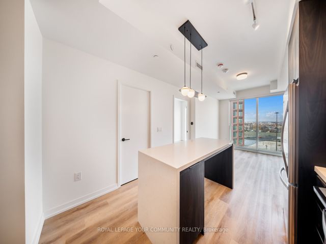 801 - 5 York Garden Way