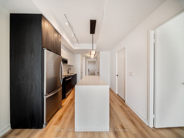 801 - 5 York Garden Way