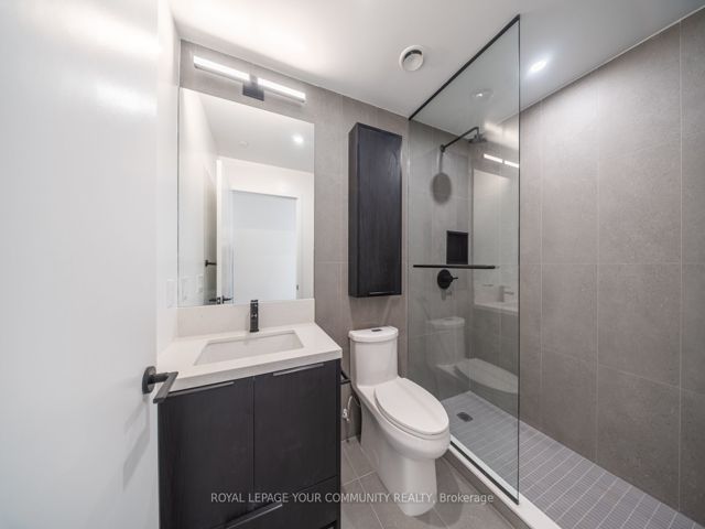 711 - 5 York Garden Way