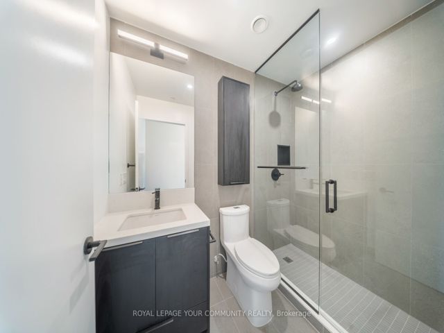 711 - 5 York Garden Way