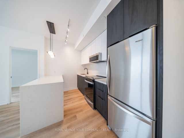 711 - 5 York Garden Way
