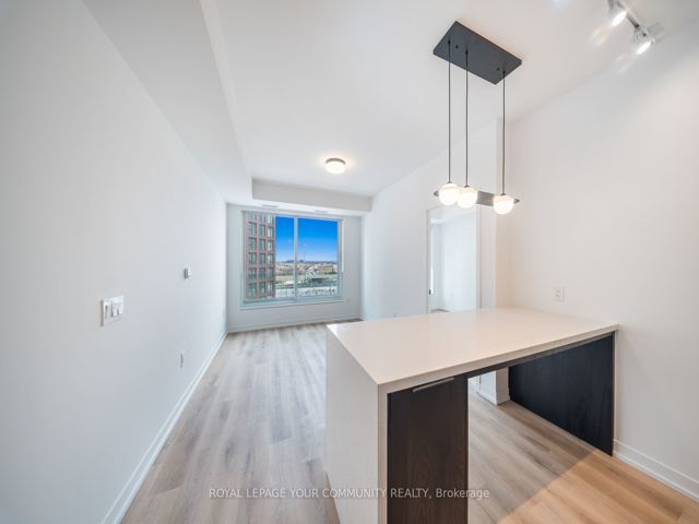 711 - 5 York Garden Way