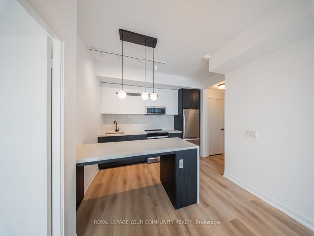 711 - 5 York Garden Way