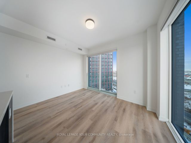 602 - 5 York Garden Way