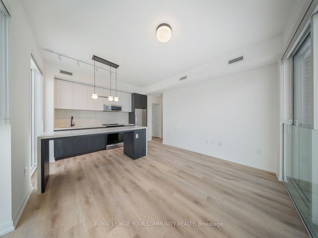 602 - 5 York Garden Way