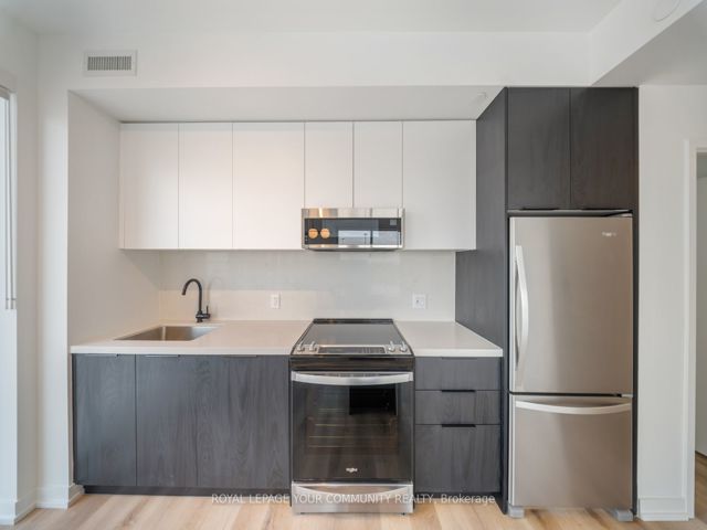 602 - 5 York Garden Way
