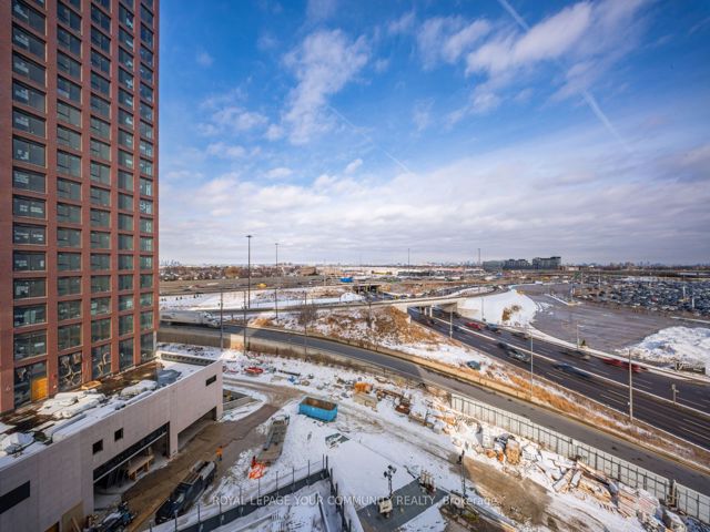 602 - 5 York Garden Way