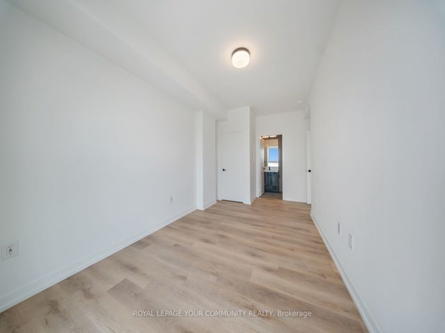 602 - 5 York Garden Way