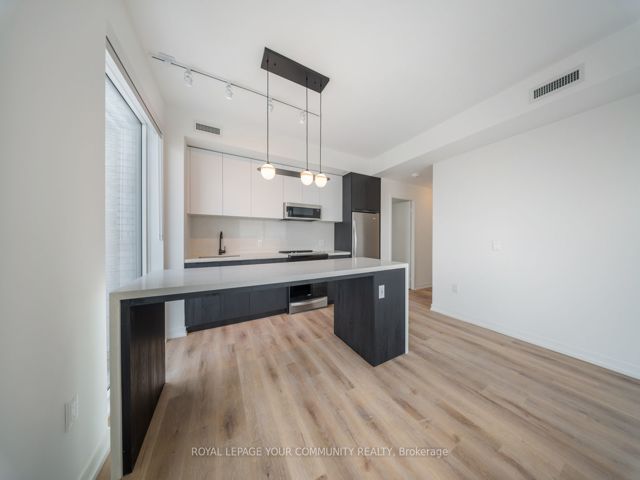 602 - 5 York Garden Way