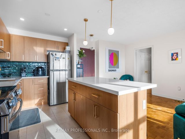 2107 - 360 Ridelle Ave