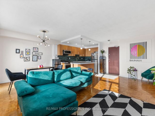 2107 - 360 Ridelle Ave