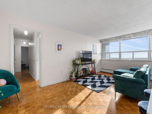 2107 - 360 Ridelle Ave