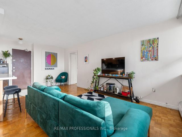 2107 - 360 Ridelle Ave