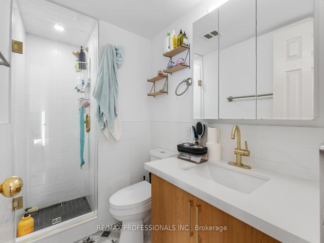2107 - 360 Ridelle Ave