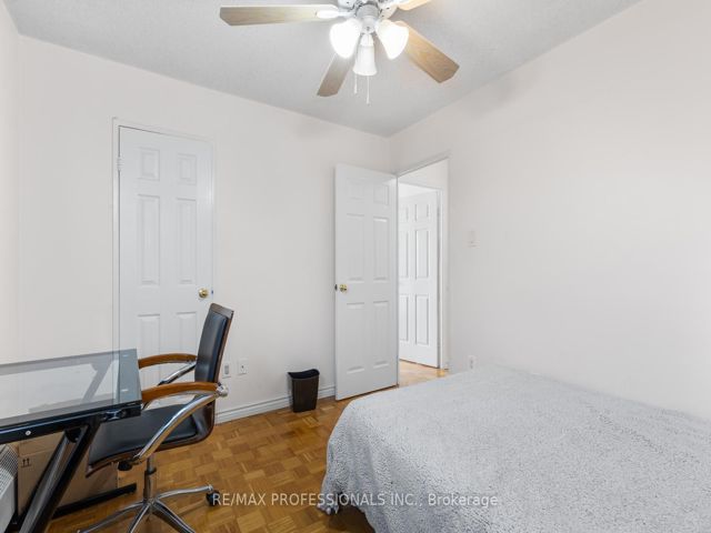 2107 - 360 Ridelle Ave